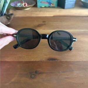 Classic Black Round Sunglasses